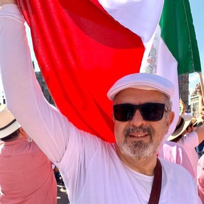 Liberal, creo en el desarrollo de las instituciones de las libertades y la democracia.