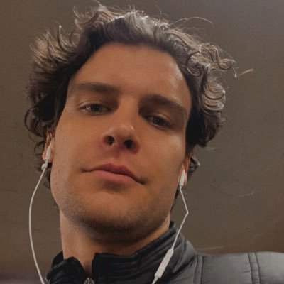 cmader77's profile picture. I eat ice cream with my chicken