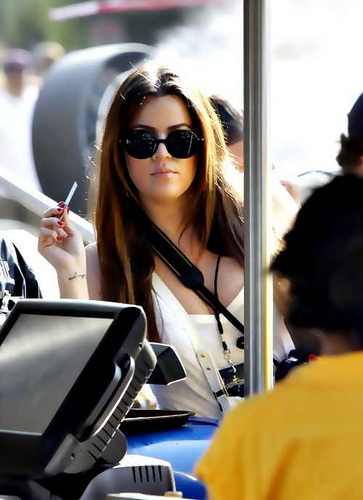 I Love LOVE Khloe Kardashian! She Beautiful, Amazing, && A Great Role Model! 3 &&' I Support Koko 100.% I Love You Khloe