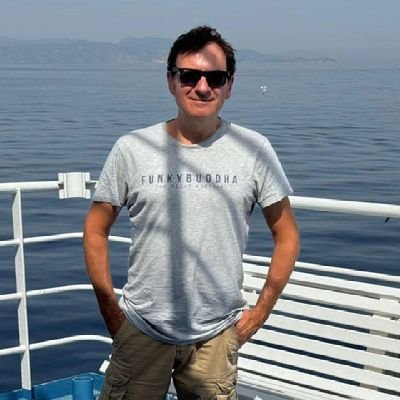 Freelance Computer Science School Consultant. Computer Science & Physics tutor. 70s to 90s rock fan and avid watcher of sci-fi and fantasy films/TV.