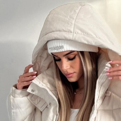 Sherine | 26y | ♋️ | Mail pro: info@sherineberry.com | Streamer IRL & lifestyle | 💜 BerrySquad Leader | 🚀 En live par ici : https://t.co/upto3sR8SY