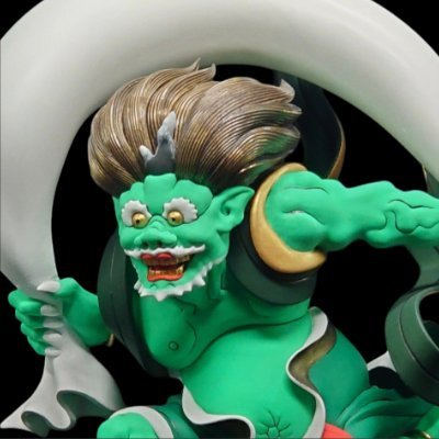 神話などの幻想的なフィギュアを制作しています。
I create mythical and fantastical figures.