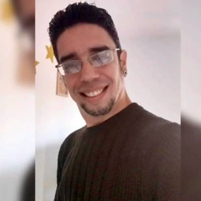 Todo petista será bloqueado. Pode tentar me seguir e me dê o prazer de bloquear você.