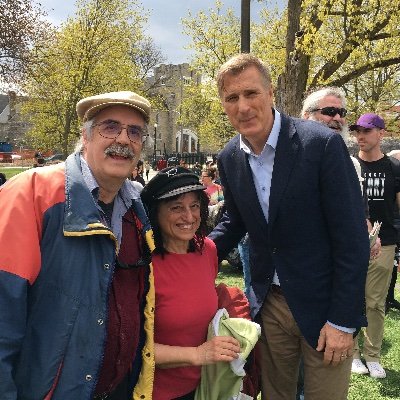 English et quelque Français.
I support @MaximeBernier
Je soutien @MaximeBernier
(first acc: 2009)