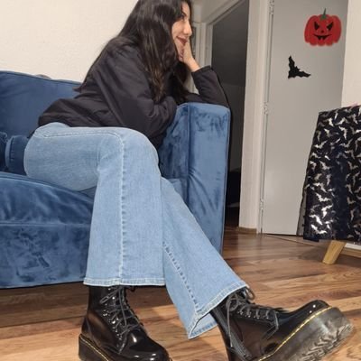 samothkaren_'s profile picture. Podrá no haber poetas; pero siempre habrá poesía.