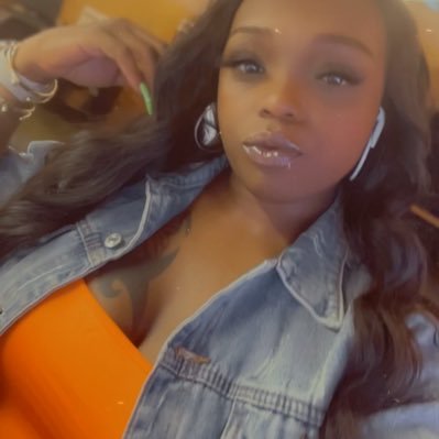 💰 talks anything less gon have you talking to yourself 😉 don’t worry.. I won’t bite, unless you’re into that 😈 Kanye attitude, Drake feelings, Jada fire 💦