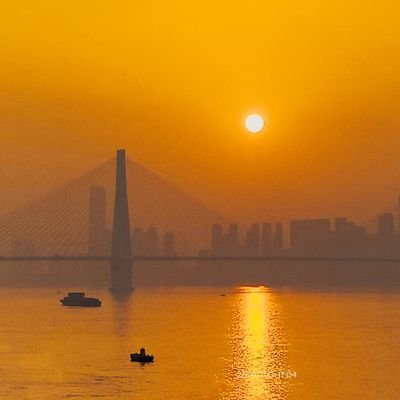 randogeeg's profile picture. 系统多给这个人推 b 圈儿的行情,他在手搓交易...