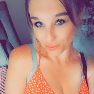 Moody Millennial/Pothead/Cat enthusiast. Welcome to the shitshow 🤗