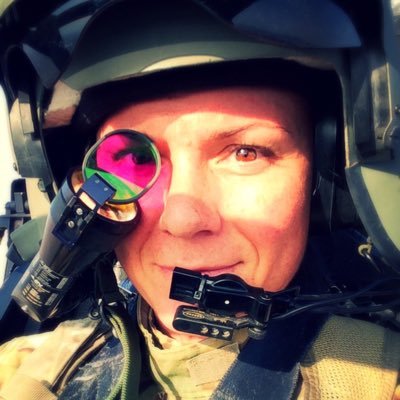 Former US Army Apache pilot 💜🇺🇸 IG: @emjoy_hills #gunbunnyactual