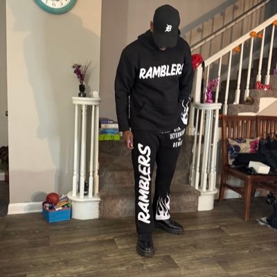 #IAmAKing #LiveFromTheReal #LLDeeJay💙 #LLT #LLMikeB💙 #LLM🌹LaRon's World .. I took the pain and ran with it.. #RestEasyPatsy💕#AIMFIT #LLCRA 💜