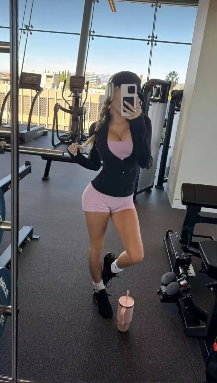 DonnieKono31366's profile picture. Sister, you just can't live without a man, isn't it? Add me on WhatsApp.