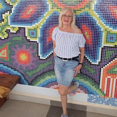 Je ne suis pas narcissique mais plutôt voyeuse je me contente de lire la vie des autres