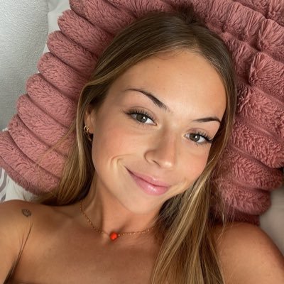 CarlaCheneau's profile picture. 