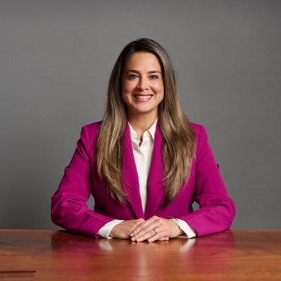 Comunicadora nicaragüense. Esposa de Félix @Maradiaga. Ser la madre de Alejandra es un privilegio. Aprendo cada día a vivir con gratitud. Mi pasión es Jesús!