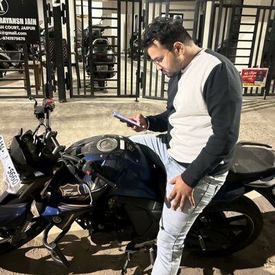 MohitGu10487216's profile picture. मैं नारायण का और नारायण मेरे🚩

Dev dhani darbar🙏

Village development officer
Rajasthan govt