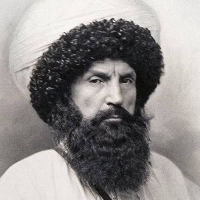 Tebessümün eksik olduğu yüz kötü huyun delalettir....