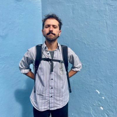 Caaputoo's profile picture. a veces escribo cosas,                  a veces arquitecto,                          a veces