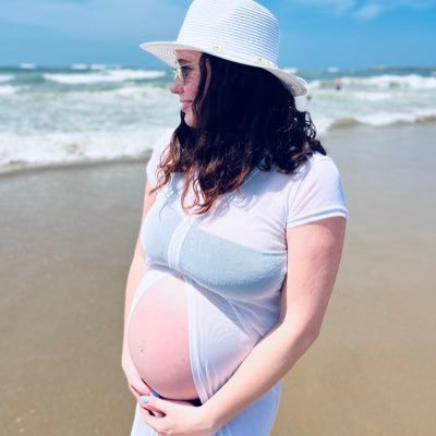 I’m in my pregnant , hairy era ! ❤️☺️😈 come say hi on my onlyfans ❤️☺️😈