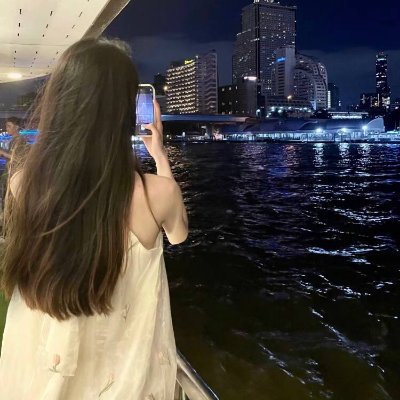 Serious communication.
To find the principle of friendship
We hope to communicate deeply with each other and have better friendship principles in the future.