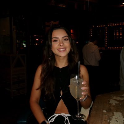 cara_barkerx's profile picture. 