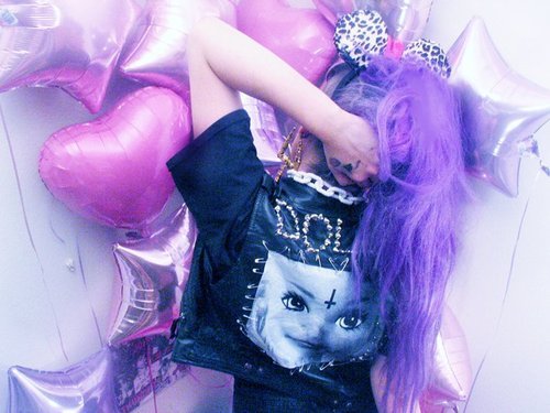 12_machine's profile picture. “Love sees with the heart and not with the eyes” -
O amor vê com o coração e não com os olhos
Shakespeare

“The course of true love never did run smooth”