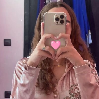 ByraHsyn57997's profile picture. 