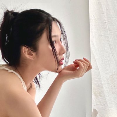 Jnb184's profile picture. Red velvet Joy                
Jennie                     
Lingling Orm