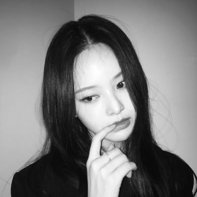 LostenFae's profile picture. ㅤ*ㅤ🪑     Ancient magic in sylvan air    ..    ( ♥︎ )