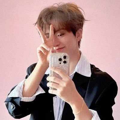 todos mis aus serán adaptados a fanfic que estarán disponibles en ao3 y wattpad (gyeompage en ambas cuentas)