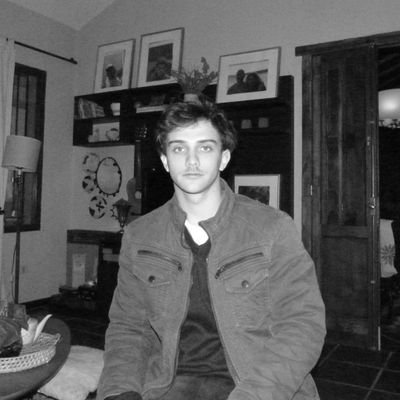 AlejoBengoMusic's profile picture. Fundamentalista de 'foo' y 'bar'