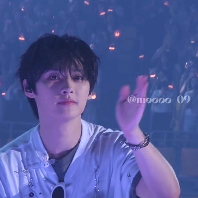 Hyunjin LeeKnow 🎀ꕀ.·