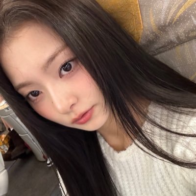 flovervlog's profile picture. 