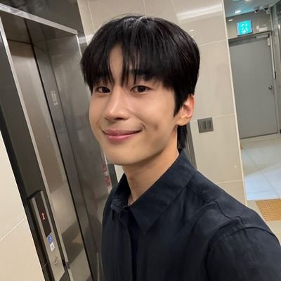 Parody 94 - He has a firm and stable quality of erudite; shrewdness and dexterity talent. a mesomorph from Victon, Han Seungwoo.