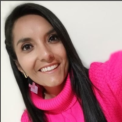 👩🏻💻Periodista y Fundadora de MMA DIGITAL MKT.
Tía de 5 sobrinos locos.
Amante de los animales y los autos.
⚽Un gusto indescriptible por el buen fútbol.