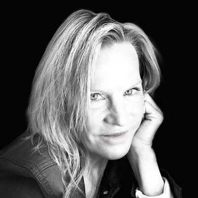 As a seasoned luxury real estate professional, Angela brings a wealth of knowledge and expertise to buyers and sellers throughout Lexington, SC.