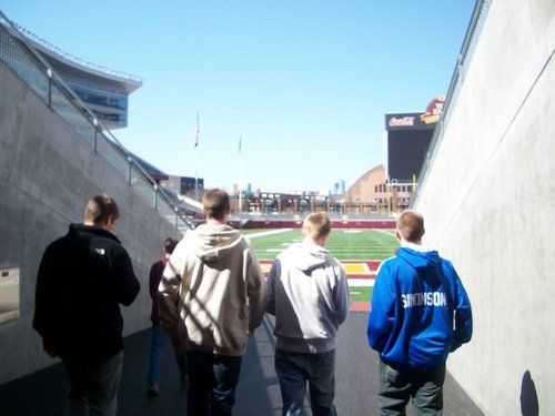 TylerSimo20's profile picture. Good person, washed-up athlete, usually tweet only when I'm getting dickered