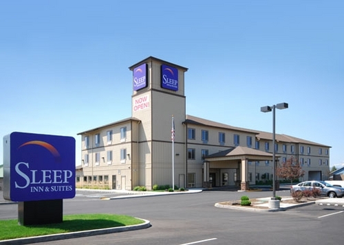 The Sleep Inn & Suites is the newest and only full-service hotel in beautiful Redmond, Oregon.