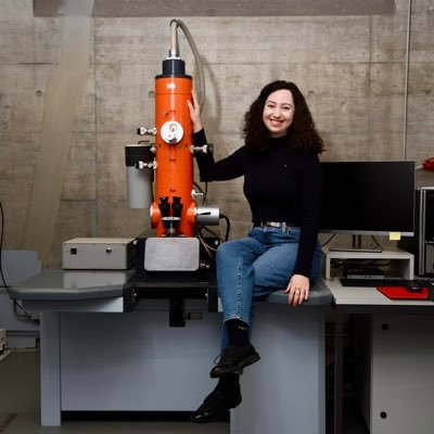 Imaging Scientist, TEM Team Leader & X Content Creator @nanointercell lab @Empa_CH 🔬Biochemist | PhD @PeterLab8 @CejkaLab @ETH_en | Artist | she/her