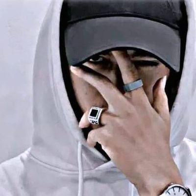 ahezz_'s profile picture. 