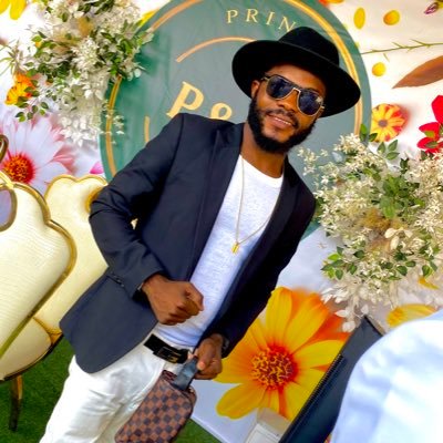 freshbeegh's profile picture. Professional hairstylist/CEO,mentor and motivational Quoter Ghana Accra(  #freshbeemedia #freshbeegroomingsalon @freshbeegh all the media platforms