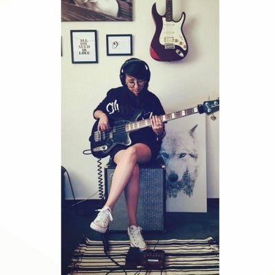 Pιυ Aʋαɳƚι | ⚖️ Abogada / Fiscal-UNAM | 🎸Bass | 🎷 Sax | 📚 Books | 🥊 Box | 🏳️🌈 Love ✌🏼Pansexual | 🐺 Wolf |