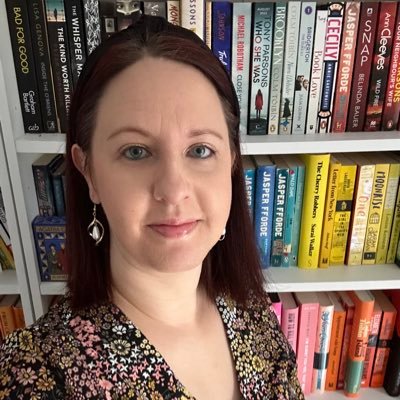 Head of Comms in the NHS. IG: @lingerlongerwithbooks - will happily receive proofs to review on my blog (below). All views my own.