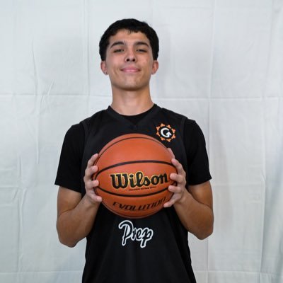 ||6’3|180lb|Guard|3.5 GPA|ABC| https://t.co/f8brFOdMoP