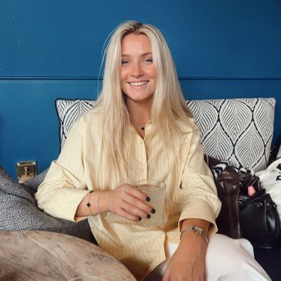 alixgalbraith13's profile picture. hello there