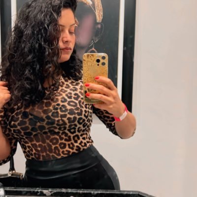 na foto é filtro , mas pense numa morena cheirosa