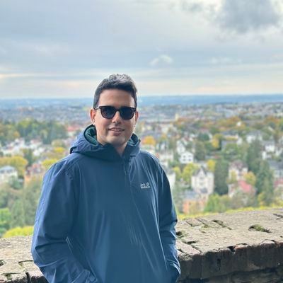 agha_reza_khan's profile picture. باید رفت