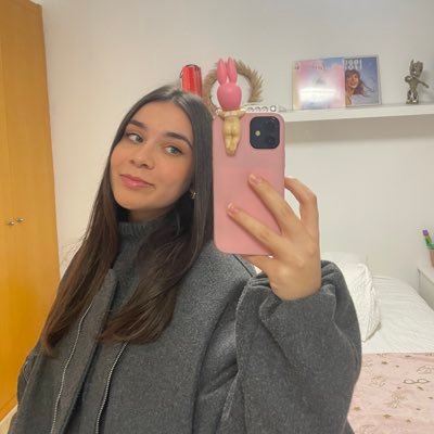 beeleen986's profile picture. 