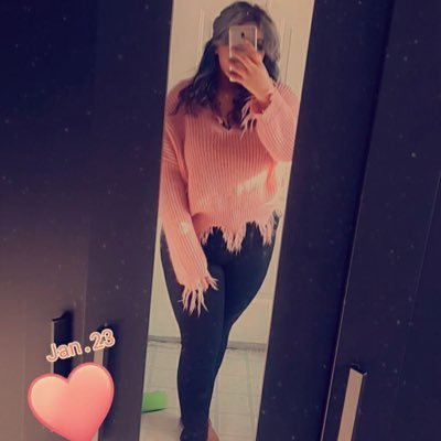 roxyhearts970's profile picture. 