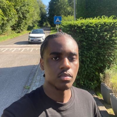 keziahgeo_'s profile picture. je touite ce que je veux 💙 @chelseafc 💙