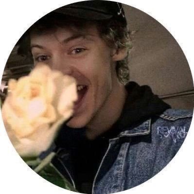 senhoritapierce's profile picture. 